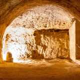 Pare che questo tunnel proseguisse un tempo verso Acquaviva: leggenda vuole che queste gallerie fossero addirittura collegate con il Casino di Don Cataldo, altra propriet� dei marchesi Nicolai, distante 2 chilometri